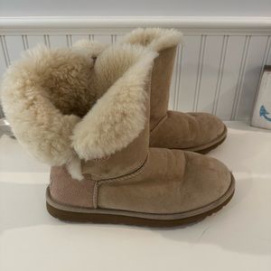 UGG Bailey boots EUC size 9